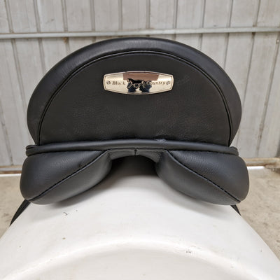 Black Country Vinici Ballina dressage saddle, 17.5"