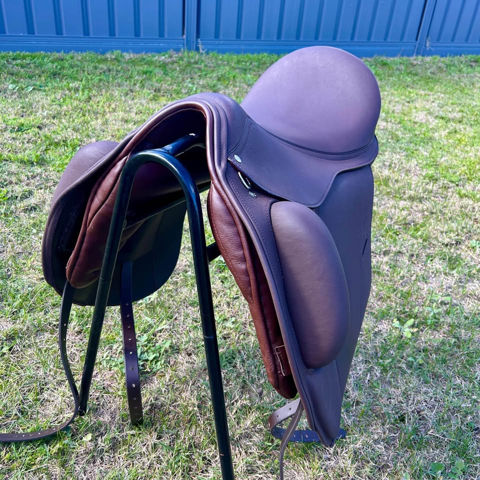 Loxley Mono Dressage saddle 17.5