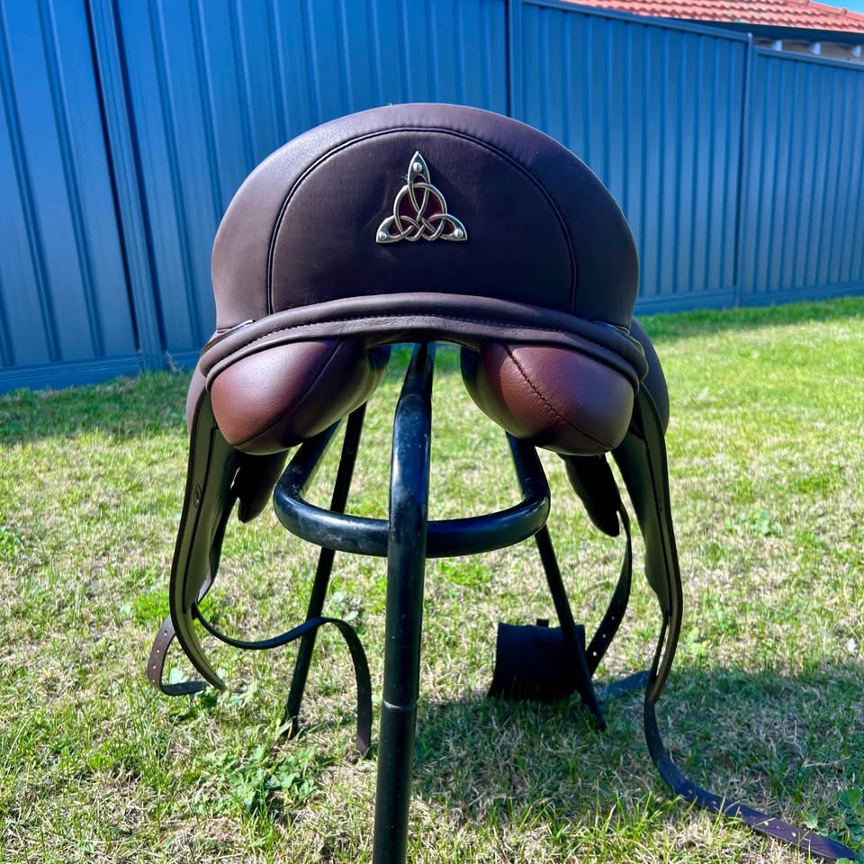 Loxley Mono Dressage saddle 17.5