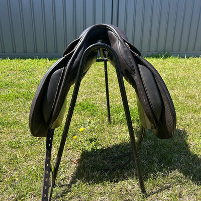 Black Country Show Hunter 17"