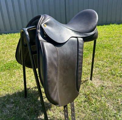 Black Country Show Hunter 17"