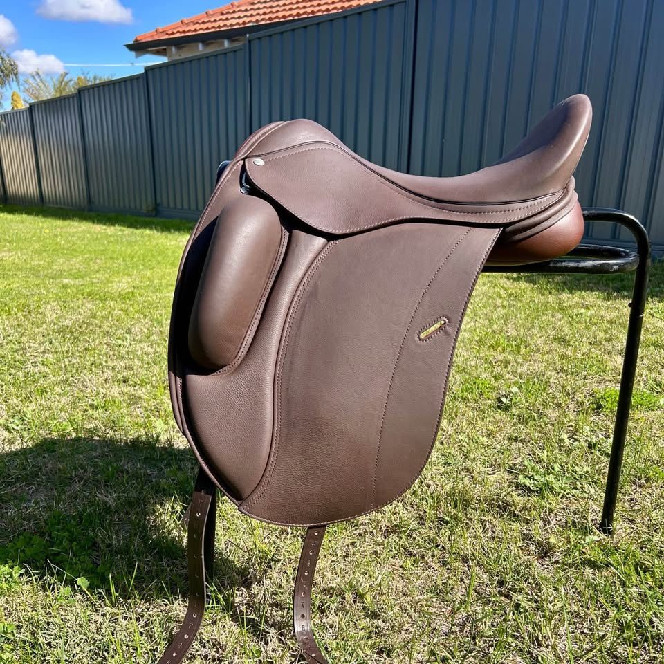 Loxley Mono Dressage saddle 17.5